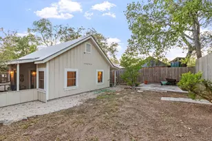 612 W San Antonio St, Fredericksburg, TX 78624 - Photo 66