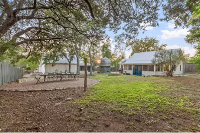 612 W San Antonio St, Fredericksburg, TX 78624 - Photo 68