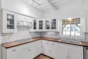 612 W San Antonio St, Fredericksburg, TX 78624 - Photo 50