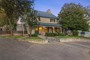 612 W San Antonio St, Fredericksburg, TX 78624 - Photo 74