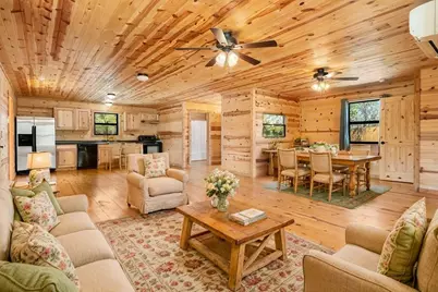 511 Bluebird St, Fredericksburg, TX 78624 - Photo 4