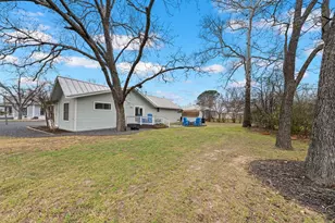 808 N Crockett St, Fredericksburg, TX 78624 - Photo 32