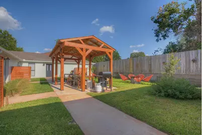 907 Hill St, Fredericksburg, TX 78624 - Photo 14