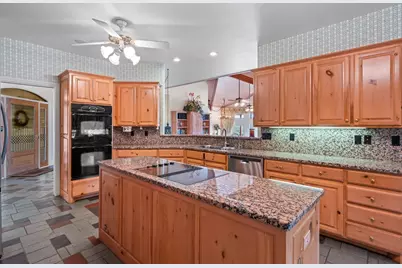 125 Crestline Dr, Kerrville, TX 78028 - Photo 16