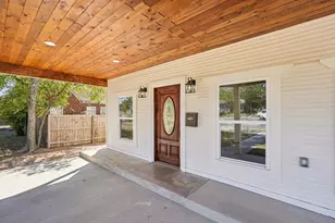 1513 Jefferson St, Kerrville, TX 78028 - Photo 2