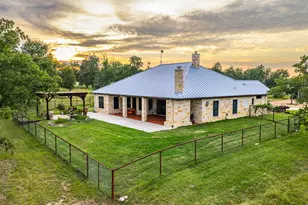 1554 Vintage Oaks Dr, Fredericksburg, TX 78624 - Photo 2