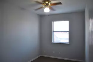 204 Green Meadows Ln, Fredericksburg, TX 78624 - Photo 8