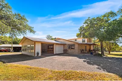 959 S Eagle St, Fredericksburg, TX 78624 - Photo 18