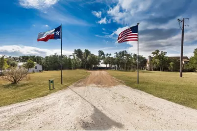 393 Marschall Creek Rd, Fredericksburg, TX 78624 - Photo 2