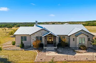 601 Garrison Rd, Fredericksburg, TX 78624 - Photo 2