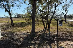 153 Resort Ct, Fredericksburg, TX 78624 - Photo 1