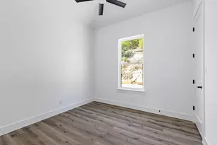 1827 N Foothills Dr, Kerrville, TX 78028 - Photo 4