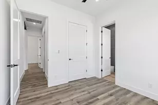 1827 N Foothills Dr, Kerrville, TX 78028 - Photo 8