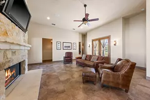 2928 Dry Hollow Dr, Kerrville, TX 78028 - Photo 6