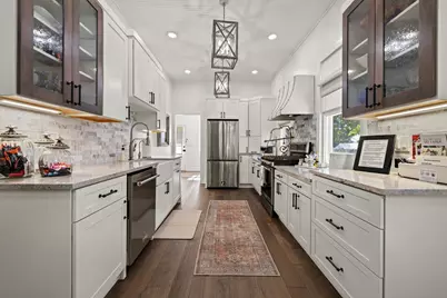 119 W San Antonio St, Fredericksburg, TX 78624 - Photo 6