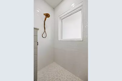 119 W San Antonio St, Fredericksburg, TX 78624 - Photo 18