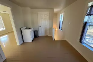 605 S Washington St, Fredericksburg, TX 78624 - Photo 6