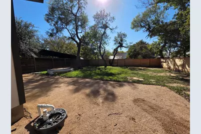 421 E Orchard St, Fredericksburg, TX 78624 - Photo 16