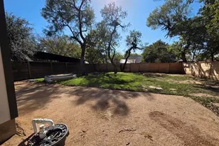 421 E Orchard St, Fredericksburg, TX 78624 - Photo 16