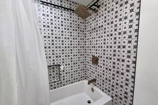 421 E Orchard St, Fredericksburg, TX 78624 - Photo 12