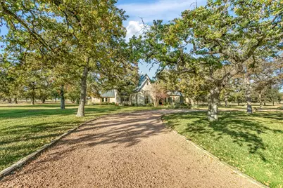 230 Lakewood Lane, Fredericksburg, TX 78624 - Photo 4