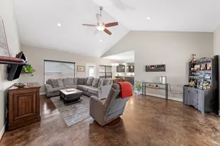 707 Englemann Oak Dr, Fredericksburg, TX 78624 - Photo 4