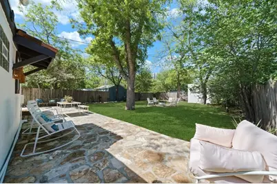 409 W Water St, Kerrville, TX 78028 - Photo 24