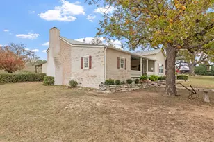 1447 Royal Oaks Loop, Fredericksburg, TX 78624 - Photo 2