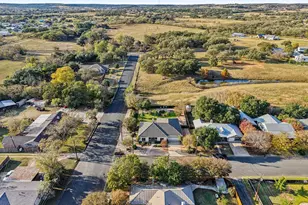 802 Ave C, Fredericksburg, TX 78624 - Photo 4