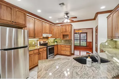 802 Avenue C, Fredericksburg, TX 78624 - Photo 8