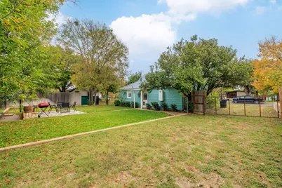 606 N Adams St, Fredericksburg, TX 78624 - Photo 28
