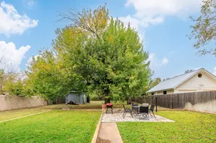 606 N Adams St, Fredericksburg, TX 78624 - Photo 30