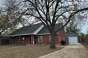 720 S Creek St, Fredericksburg, TX 78624 - Photo 1