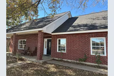 720 S Creek St, Fredericksburg, TX 78624 - Photo 2