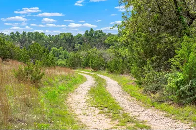7625 N State Hwy 16, Fredericksburg, TX 78624 - Photo 30