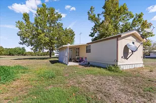 1411 B Democrat St, Blanco, TX 78606 - Photo 16