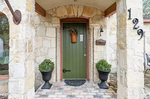 129 E Evergreen, Boerne, TX 78006 - Photo 2