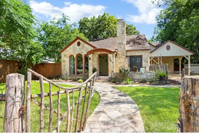 129 E Evergreen, Boerne, TX 78006 - Photo 1