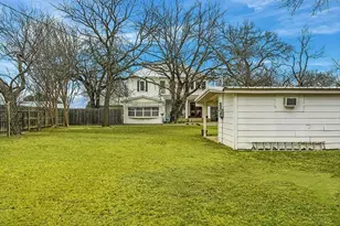 601 Bell St, Fredericksburg, TX 78624 - Photo 34