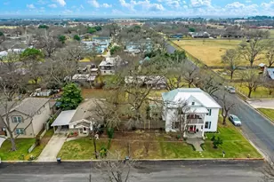 601 Bell St, Fredericksburg, TX 78624 - Photo 40