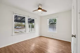 411 W Water St, Kerrville, TX 78028 - Photo 12