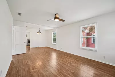 411 W Water St, Kerrville, TX 78028 - Photo 4