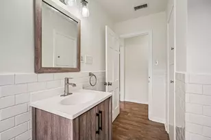 411 W Water St, Kerrville, TX 78028 - Photo 16