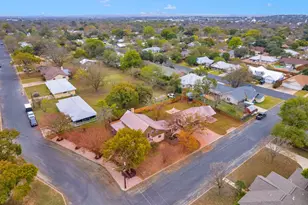 611 W Burbank St, Fredericksburg, TX 78624 - Photo 64
