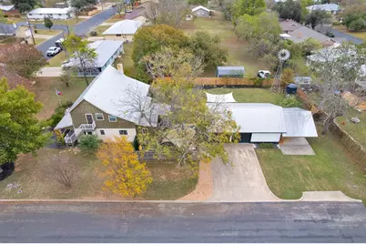 611 W Burbank St, Fredericksburg, TX 78624 - Photo 70