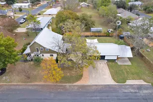 611 W Burbank St, Fredericksburg, TX 78624 - Photo 70