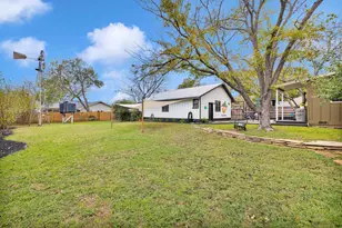 611 W Burbank St, Fredericksburg, TX 78624 - Photo 60