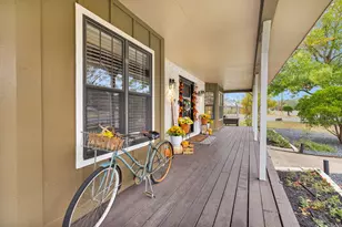 611 W Burbank St, Fredericksburg, TX 78624 - Photo 6