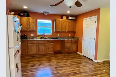 306 W Park St, Fredericksburg, TX 78624 - Photo 4