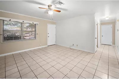 612 Bluebonnet, Fredericksburg, TX 78624 - Photo 4